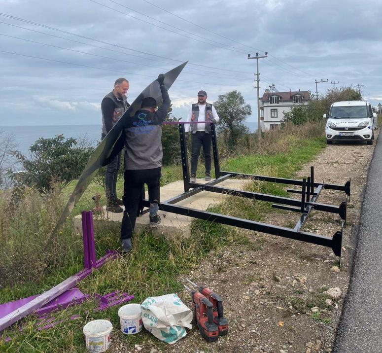 ORDU'DA YOLCU BEKLEME DURAKLARINI HÜKÜMLÜ VE TUTUKLULAR ÜRETİYOR