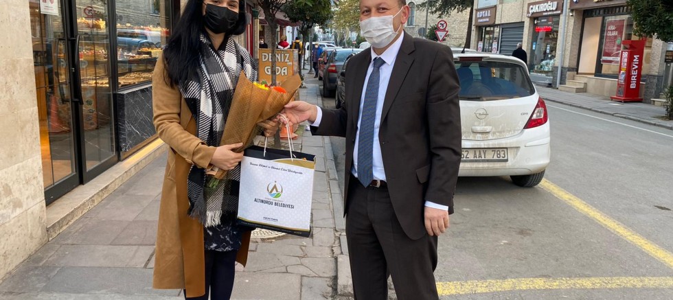 ALTINORDU BELEDİYESİNDEN ÖĞRETMENLERE VEFA