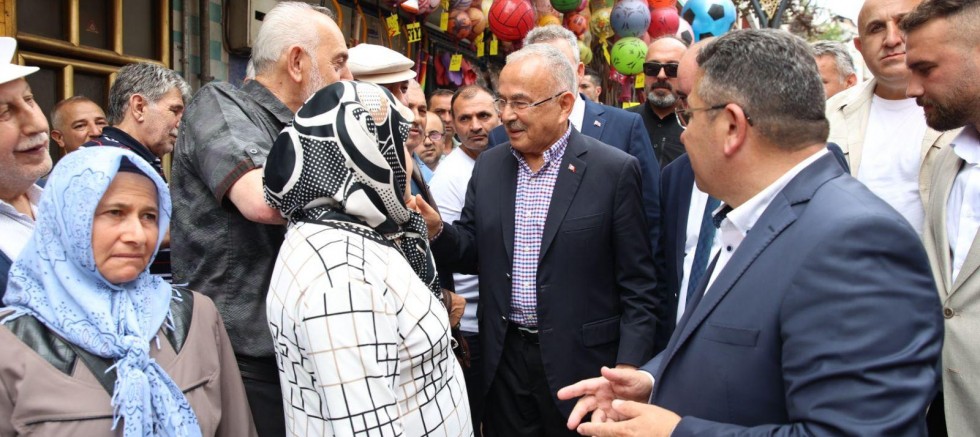 BAŞKAN GÜLER’E AYBASTI’DA SEVGİ SELİ 