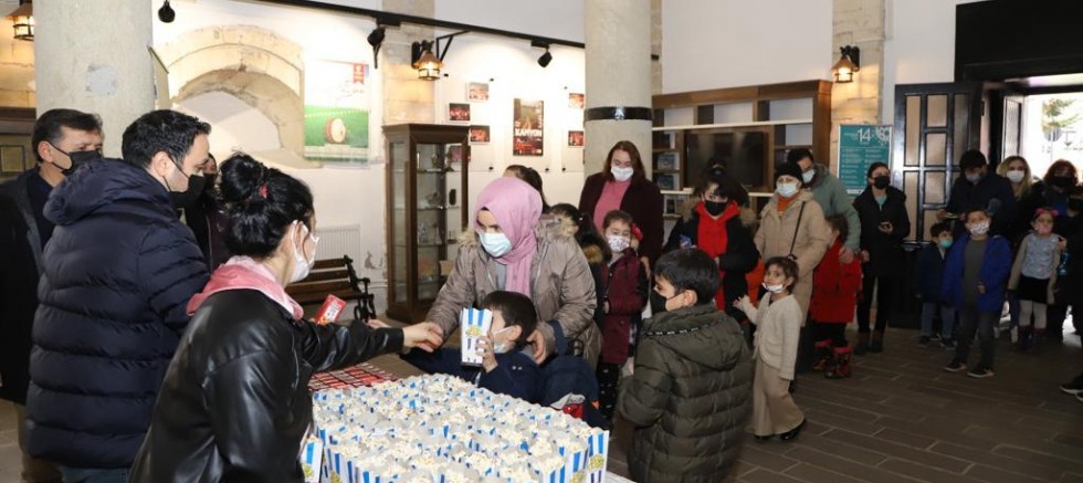 BÜYÜKŞEHİR BELEDİYESİ ÇOCUKLARI UNUTMUYOR