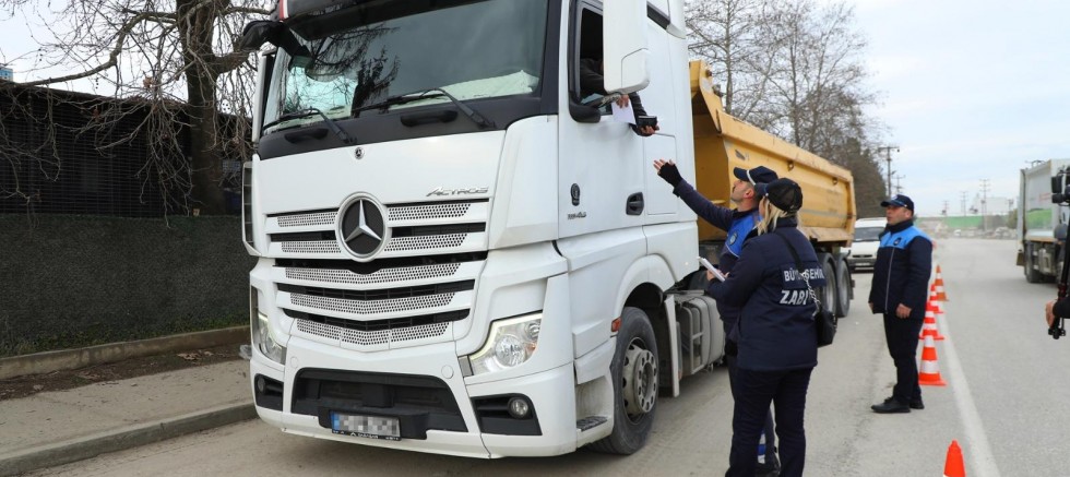 BÜYÜKŞEHİR’DEN ŞEHİR MERKEZİNDE ‘AĞIR TONAJLI ARAÇLARA ’ DENETİM