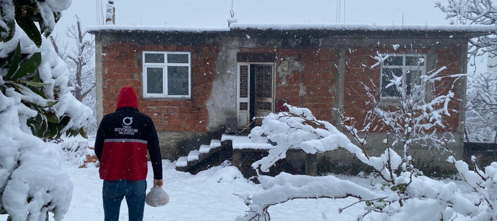 BÜYÜKŞEHİR, SOĞUK KIŞ GÜNLERİNDE SOFRALARI BOŞ BIRAKMIYOR