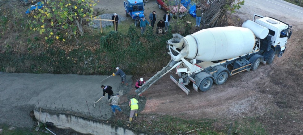 ÇAMAŞ’TA 3 KİLOMETRELİK BETON YOL ÇALIŞMASI BAŞLADI
