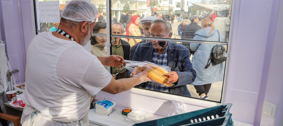 HALK BU EKMEĞİ SEVDİ