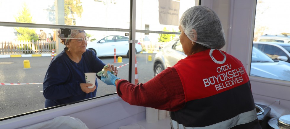 HASTANE KORİDORLARINDA GÜNE SICAK BİR BAŞLANGIÇ 