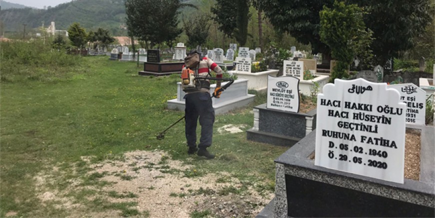 MEZARLIKLARDA BAYRAM HAZIRLIĞI