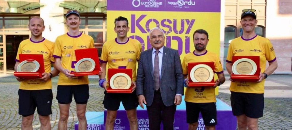 ORDULULAR HER YIL 52 KM KOŞUYOR 