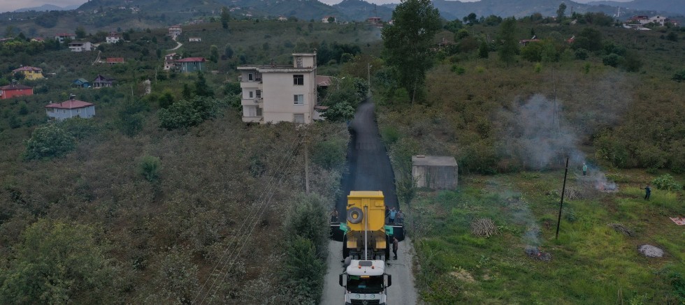 PERŞEMBE’NİN YOLLARINA SICAK ASFALT KONFORU