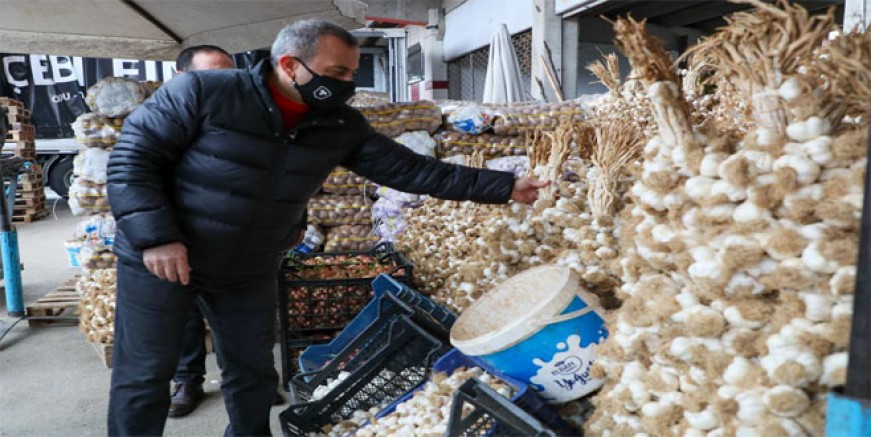 VALİ SONEL, HAL ESNAFINI ZİYARET ETTİ 