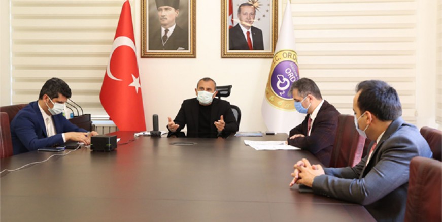 VALİ SONEL, PAZAR YERİ TEDBİRLERİYLE İLGİLİ UYARILARDA BULUNDU