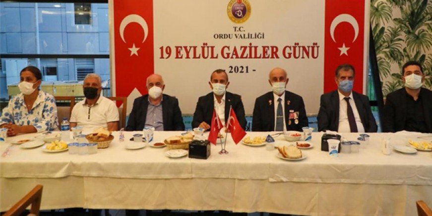 VALİ SONEL, YEMEK PROGRAMINDA GAZİLERİMİZLE BİR ARAYA GELDİ