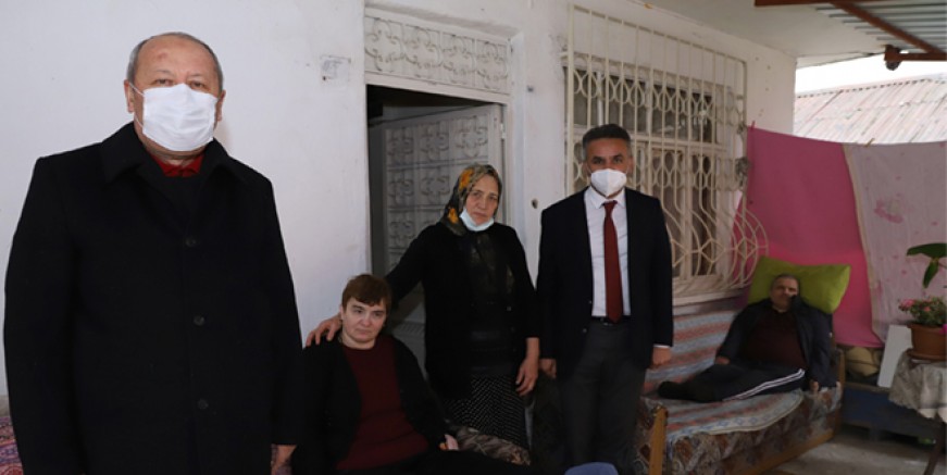 ‘YILIN ANNESİ’ ENGELLİ 2 EVLADINA BAKAN NURŞEN KIRCA 